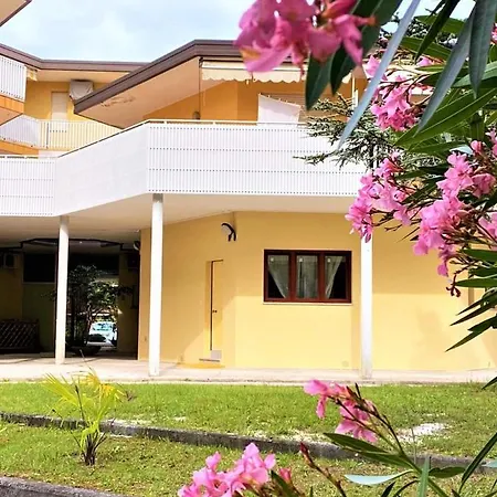 Miriam Apartment